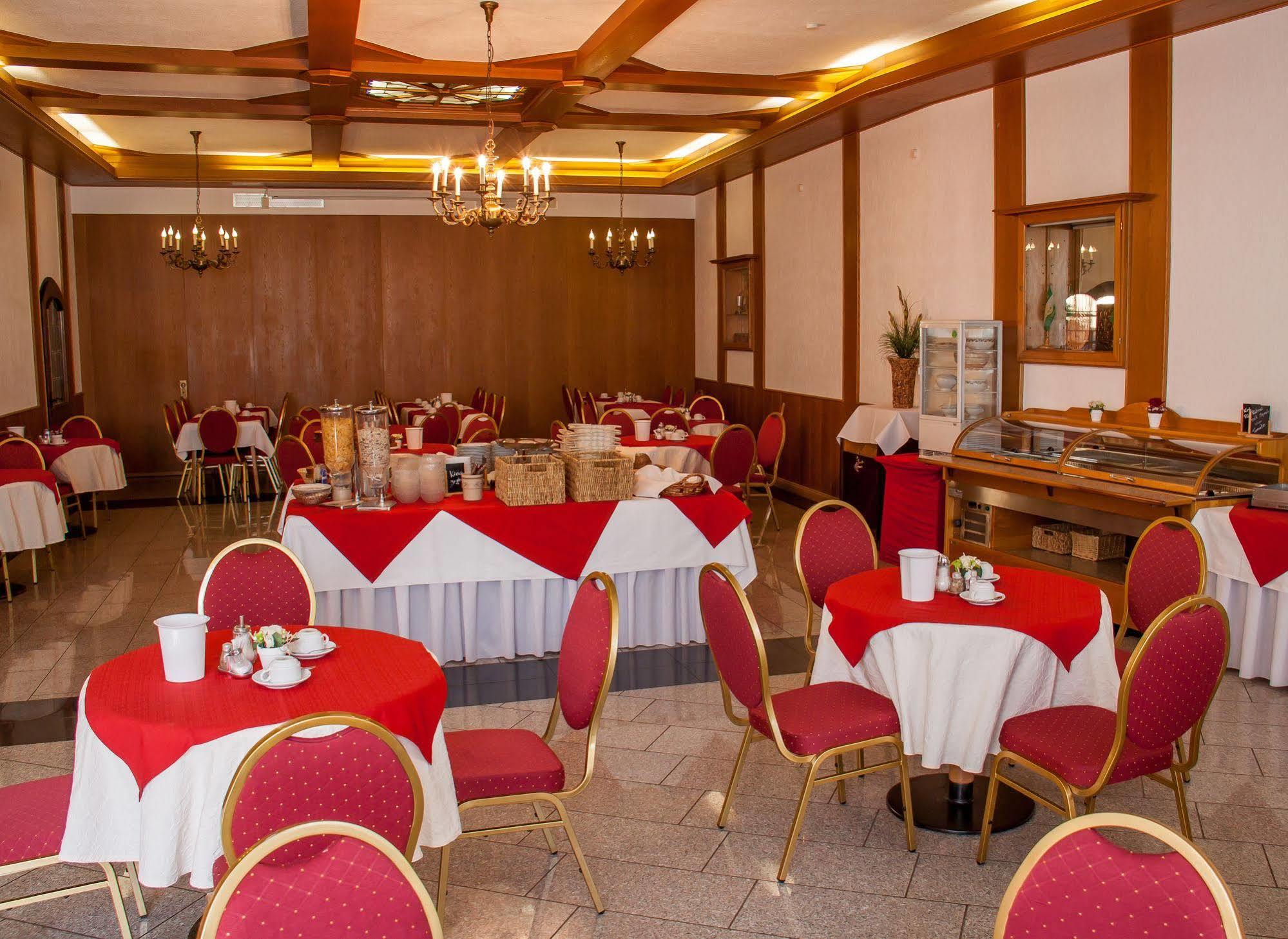 Hotel & Restaurant Krone Kestert Exterior foto